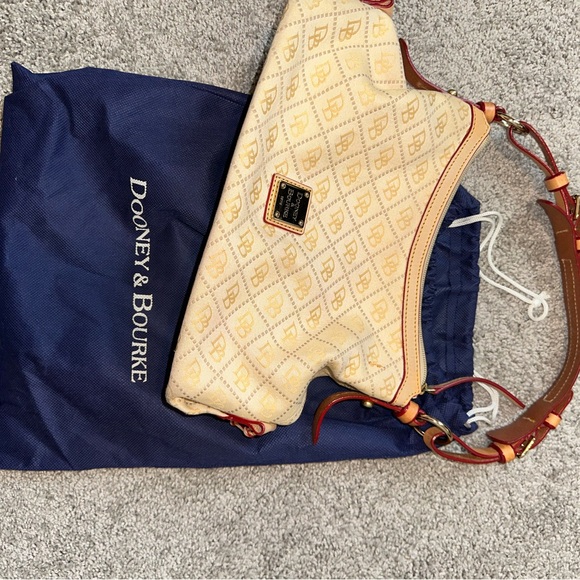 Dooney and Burke shoulder bag - Picture 2 of 10